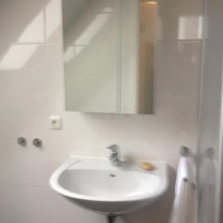 Gemuetliches Im Dachgeschoss By Interhome アパート